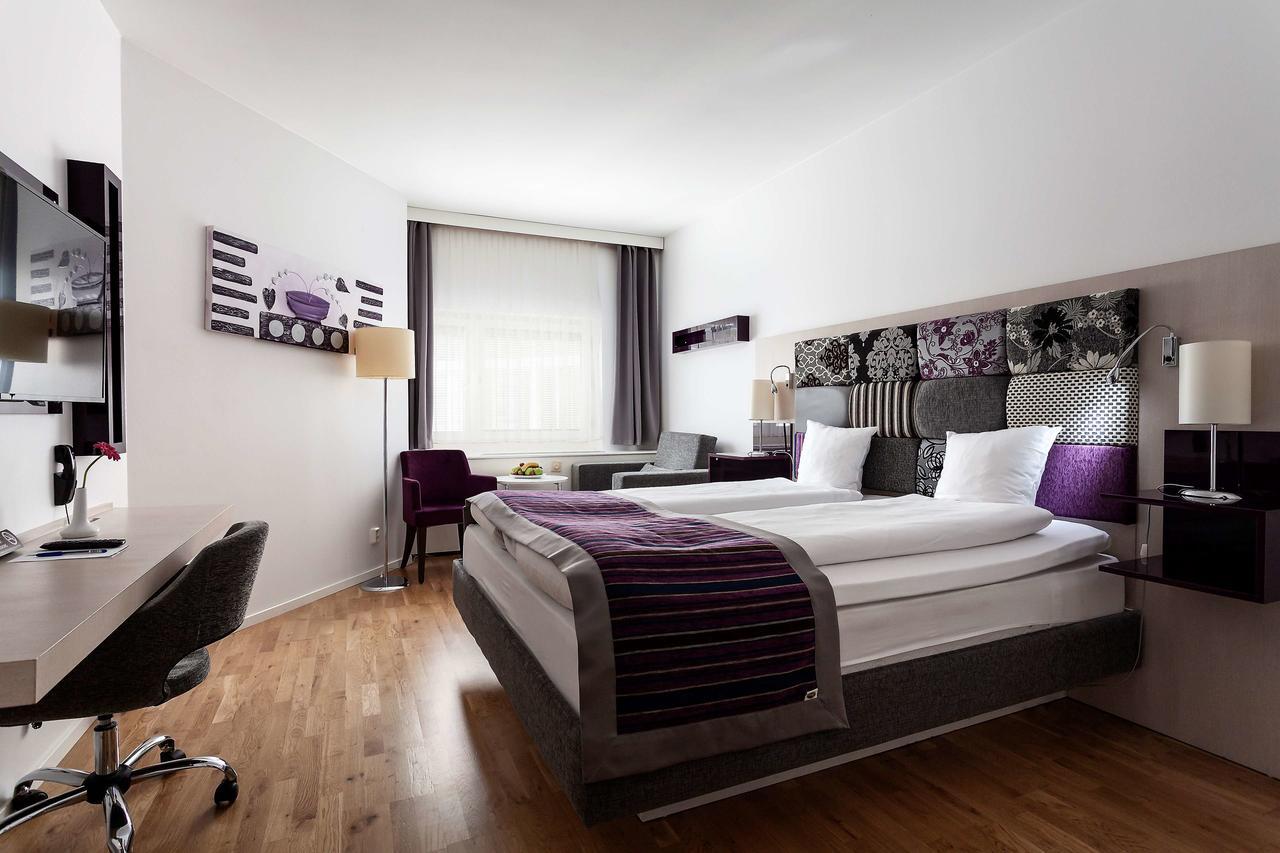 Solna Park & Hotel Exterior photo